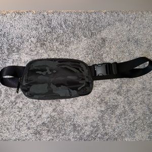 LULULEMON CAMO BELT BAG
